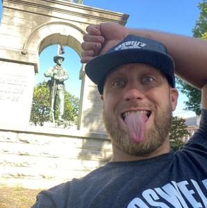 Meet your Posher, Derrick